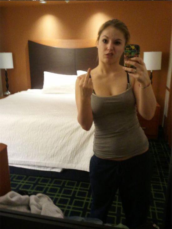 A arătat pe contul ei de Facebook mai mult decât trebuia. Prietenii ei s-au simţit jigniţi de ce au văzut 208616