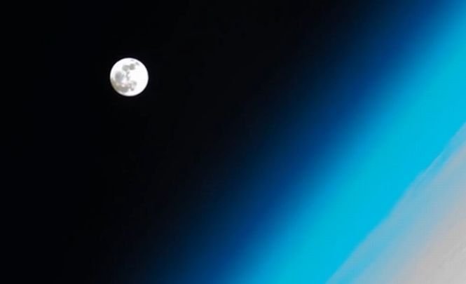 Explozie fără precedent pe suprafaţa Lunii. Vezi imaginile publicate de NASA