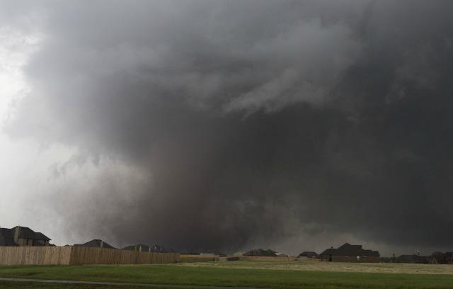 "Parcă ne-a BLESTEMAT cineva!" FOTOREPORTAJ cutremurător cu tornada care a măturat Oklahoma 208856