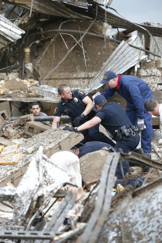 "Parcă ne-a BLESTEMAT cineva!" FOTOREPORTAJ cutremurător cu tornada care a măturat Oklahoma 208863