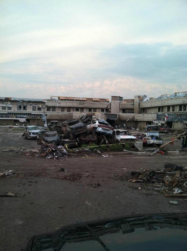 "Parcă ne-a BLESTEMAT cineva!" FOTOREPORTAJ cutremurător cu tornada care a măturat Oklahoma 208865