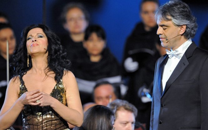 Soprana Angela Gheorghiu, pe scenă alături de Andreea Bocelli, la primul spectacol al artistului în România