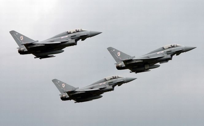 Alertă aeriană în UK! Aparate de luptă britanice au interceptat ÎN ZBOR un avion de pasageri pakistanez