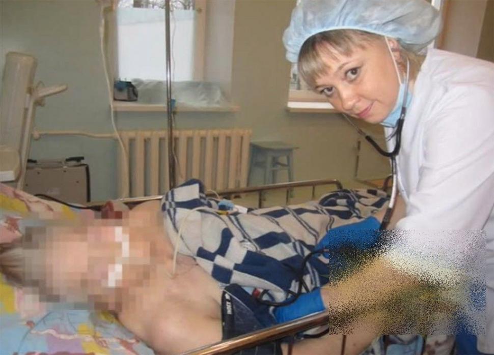 Cum îşi bat joc aceste asistente de bolnavii aflaţi în comă. "Mi-a venit rău când le-am văzut în salon cu soţia mea" 209387