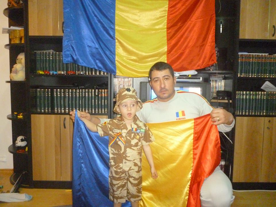 RIDICĂ DRAPELUL! Românii s-au alăturat inițiativei Antena 3 de a face cel mai mare steag din lume 209631