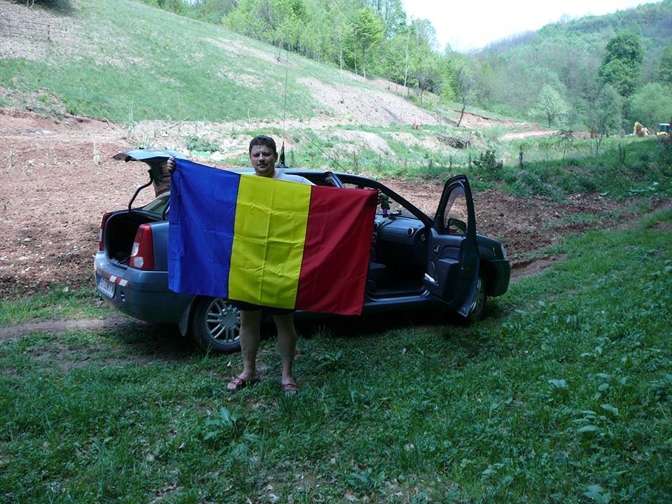 RIDICĂ DRAPELUL! Românii s-au alăturat inițiativei Antena 3 de a face cel mai mare steag din lume 209639