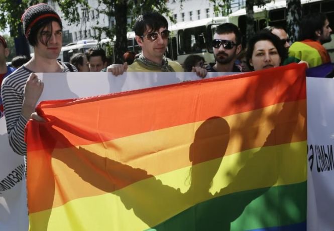 Violenţe la manifestaţiile organizate de susţinătorii drepturilor homosexualilor