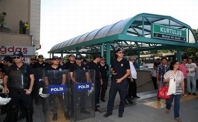 Islamiştii extremişti turci au ucis o persoană pentru un simplu sărut în public