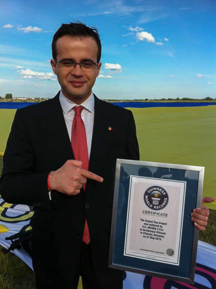 Antena 3 şi România, în Cartea Recordurilor cu cel mai mare steag 210141