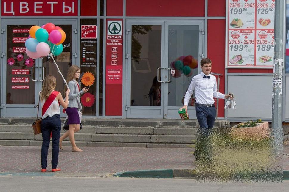 E mai mult decât scandaloasă ţinuta acestei ELEVE la balul de sfârşit de an. "Mama Natură e mic copil pe lângă ea" 210034