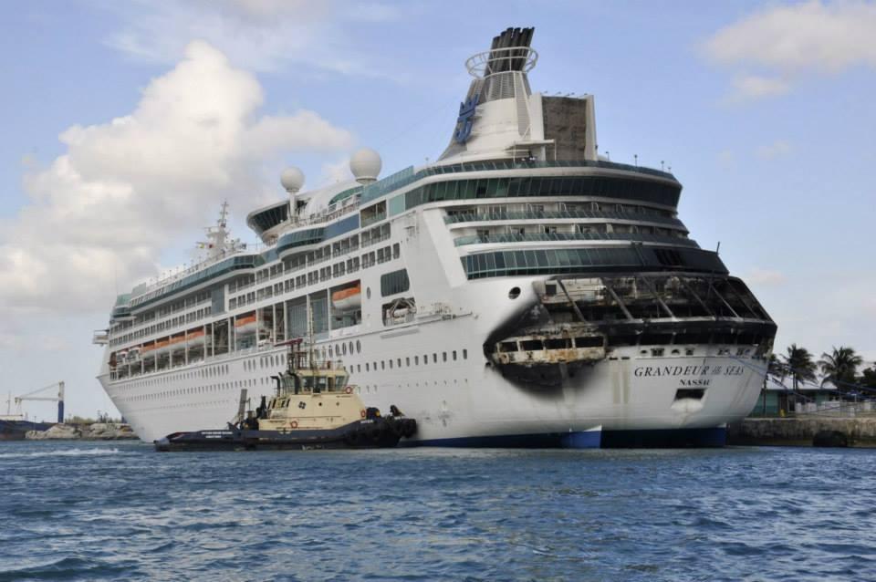 INCENDIU puternic la bordul unui vas de croazieră 210203