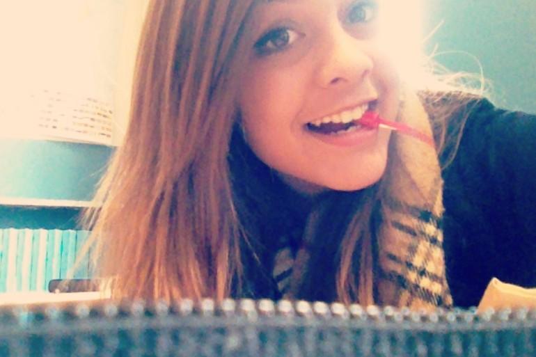 PREMIERĂ în Europa. Facebook, vinovată de MOARTEA celei mai frumoase fete din oraş. "Nu e suficient ce mi-ai făcut?!" 210057