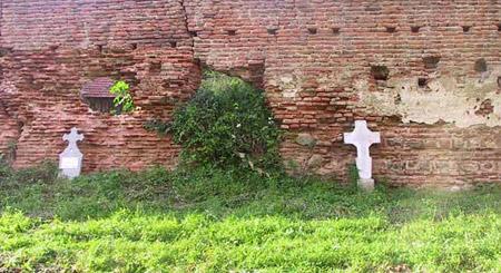 Un EXTRATERESTRU a fost descoperit desenat într-una din cele mai vechi mănăstiri din România. "Nu ne explicăm apariţia lui acolo" 210147