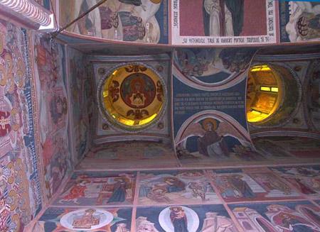 Un EXTRATERESTRU a fost descoperit desenat într-una din cele mai vechi mănăstiri din România. "Nu ne explicăm apariţia lui acolo" 210150