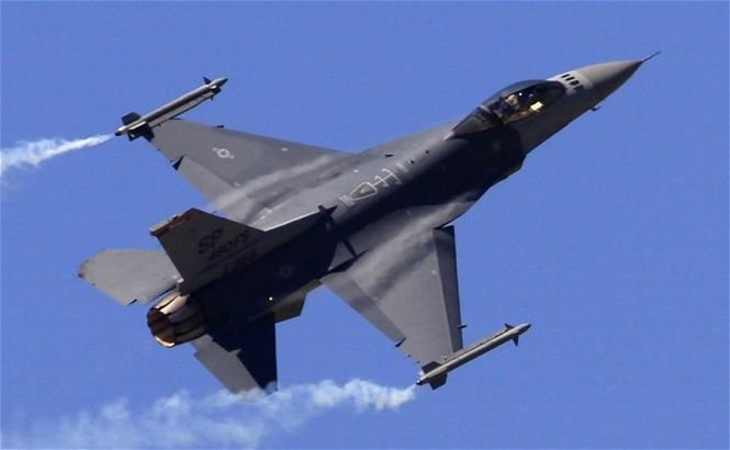 Un F-15 american s-a prăbuşit pe coasta Japoniei