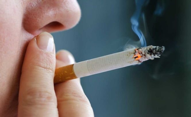 Irlanda ar putea interzice mărcile pe pachetele de ţigări