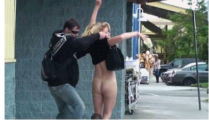 E de necrezut ce i-a făcut acest bărbat tinerei care mergea pe stradă. "Am fost umilită în ultimul hal" 210563