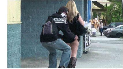 E de necrezut ce i-a făcut acest bărbat tinerei care mergea pe stradă. "Am fost umilită în ultimul hal" 210565