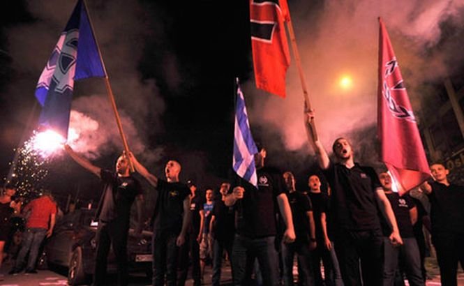 Neonaziştii greci au mărşăluit în centrul Atenei