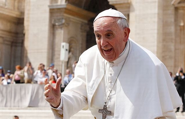 Niciun alt papă nu a mai făcut asta. Declaraţia papei Francisc a stârnit controverse printre capetele luminate de la Vatican