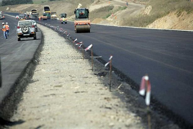Prima autostrada inaugurată în 2013, în România. &quot;Şoferii o vor putea străbate în 10 MINUTE&quot;