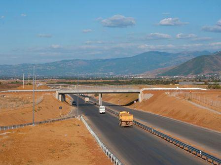 România, bătaia de joc a Bechtel. Ce AUTOSTRĂZI au construit lângă ţara noastră, în timp RECORD 210755