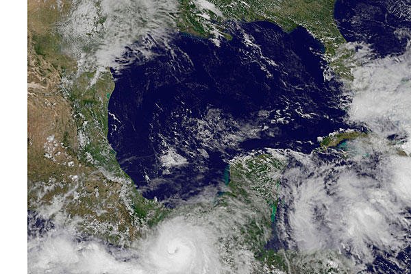 Uraganul Barbara a pus totul la pământ în Mexic. Doi oameni au murit şi mai mulţi sunt daţi dispăruţi