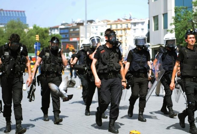 Violenţele din Turcia continuă şi riscă să se extindă şi în alte oraşe