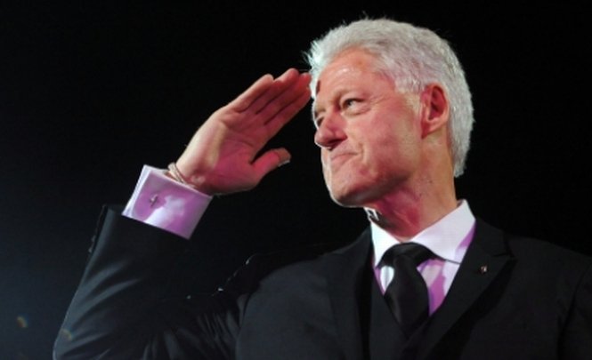 Bill Clinton, plătit cu jumătate de milion de dolari pentru un discurs