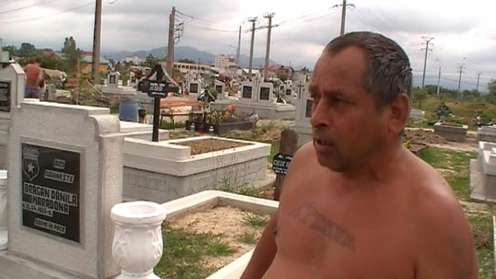 Descoperire neaşteptată într-un cimitir din Baia Mare. Ce scrie pe unul din MORMINTE 211283