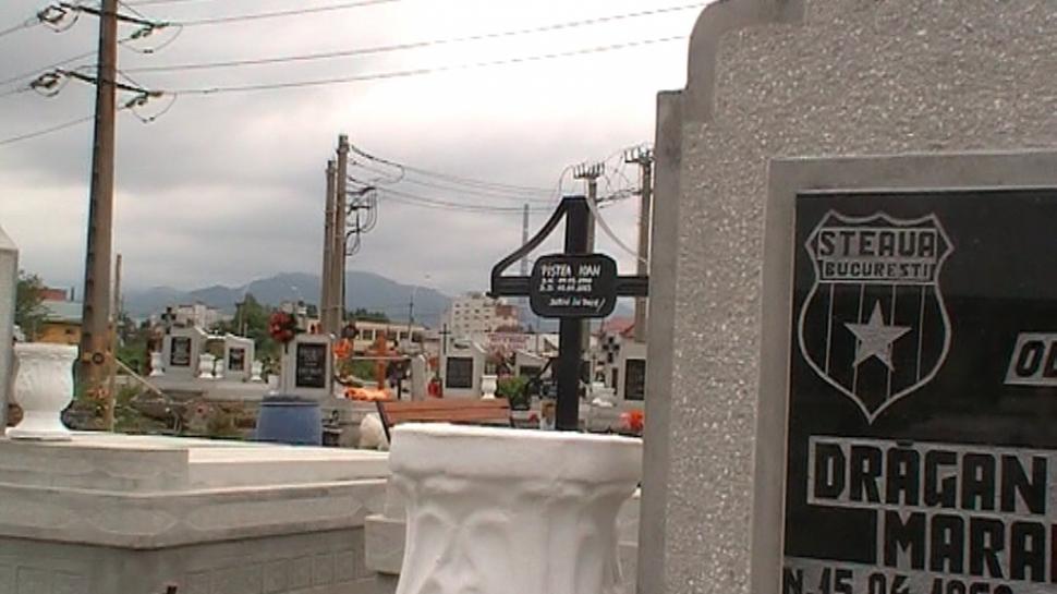 Descoperire neaşteptată într-un cimitir din Baia Mare. Ce scrie pe unul din MORMINTE 211284