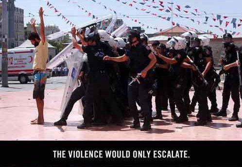 Situaţia din Turcia, în IMAGINI. "Ne-au închis Twitter-ul, iar guvernul a preluat controlul asupra mass-media" 211344