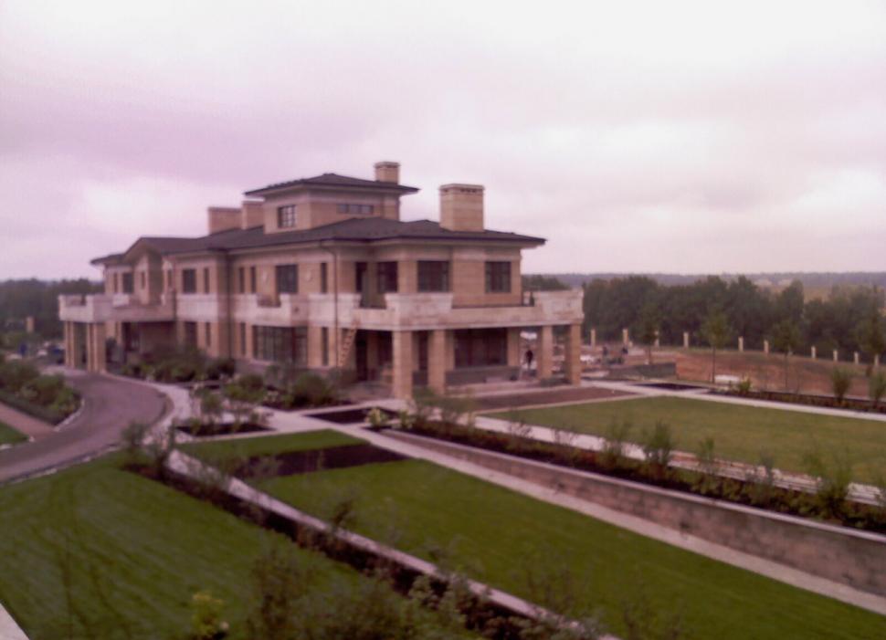 Aşa arată PALATUL şefului de la Căile Ferate. Are piscină interioară, saună şi o cameră specială de rugăciune 211501