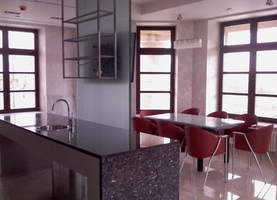 Aşa arată PALATUL şefului de la Căile Ferate. Are piscină interioară, saună şi o cameră specială de rugăciune 211507