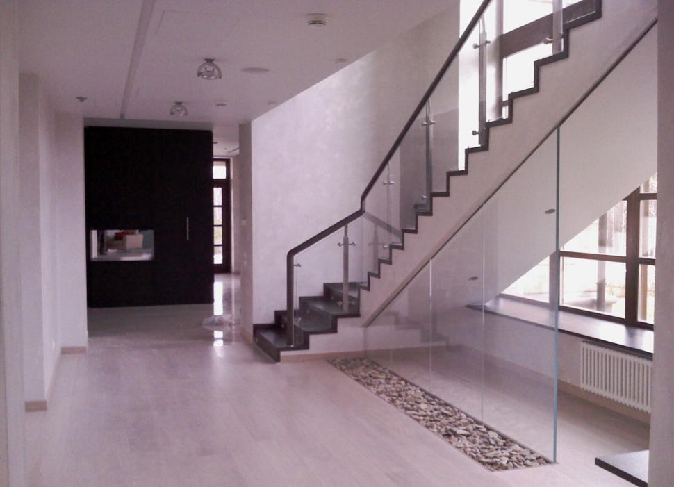 Aşa arată PALATUL şefului de la Căile Ferate. Are piscină interioară, saună şi o cameră specială de rugăciune 211512