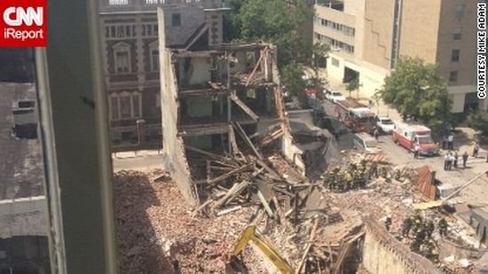 O clădire de patru etaje s-a prăbuşit în oraşul american Philadelphia