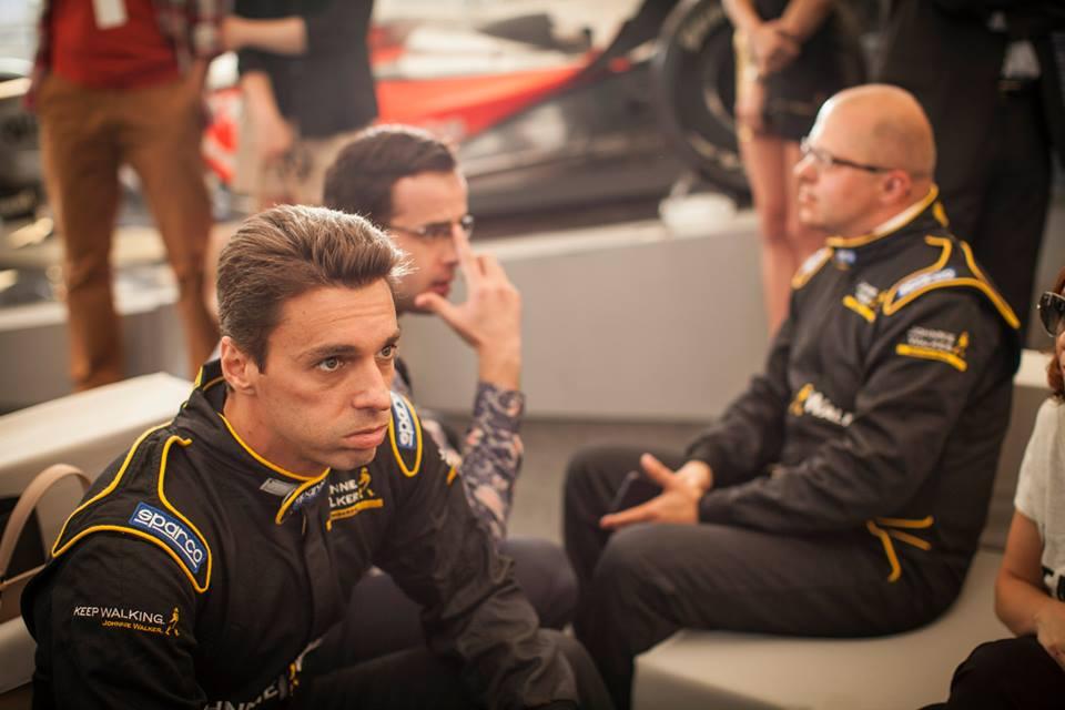 Join the Pact: Mircea Badea a semnat angajamentul de a nu se urca la volan sub influenţa băuturilor alcoolice 211688