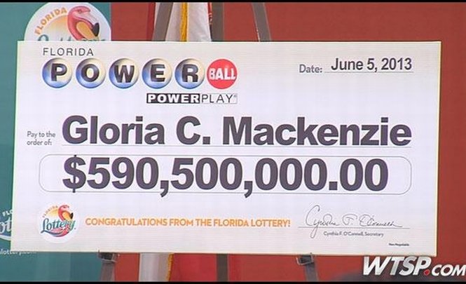 O bătrână de 84 de ani a câştigat 600 de milioane de dolari la loto