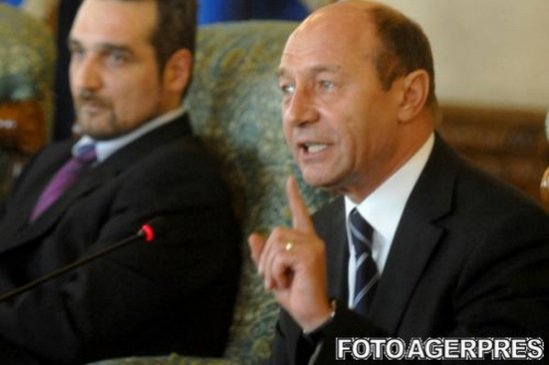 Băsescu: Campania prezidenţială din 2014 va fi crucială pe internet, mai importantă decât pe televizuni 