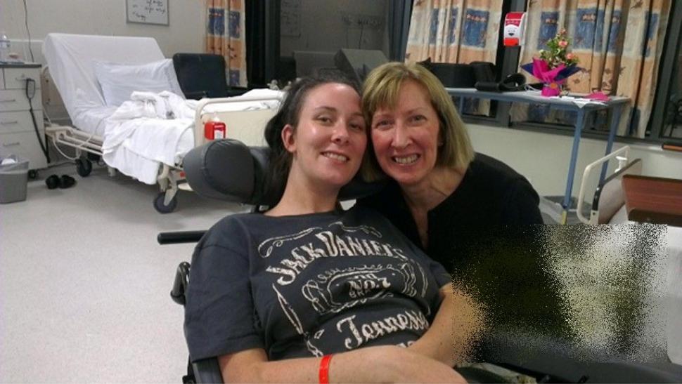 După ce a făcut această fotografie a început COŞMARUL. Ce i s-a întâmplat tinerei de 23 de ani după ce a fost muşcată de un ţântar 211919