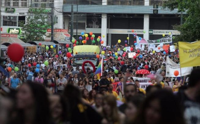 Mii de homosexuali şi activişti împotriva rasismului au defilat la Atena: Anul acesta reocupăm Atena! 212166