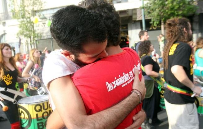 Mii de homosexuali şi activişti împotriva rasismului au defilat la Atena: Anul acesta reocupăm Atena! 212168