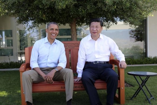 Preşedintele Chinei a primit, cadou de la Barack Obama, o bancă din lemn masiv