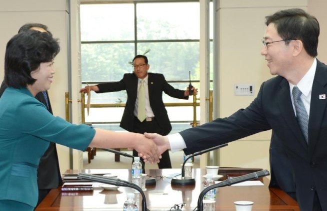 Reuniune de lucru între Coreea de Nord şi Coreea de Sud, pentru pregătirea negocierilor la nivel înalt