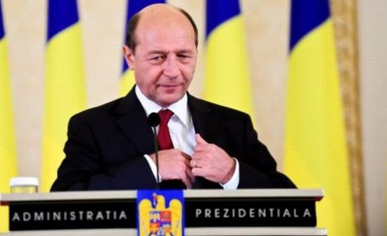 Băsescu: Noua Constituţie reprezintă un risc de blocare a statului