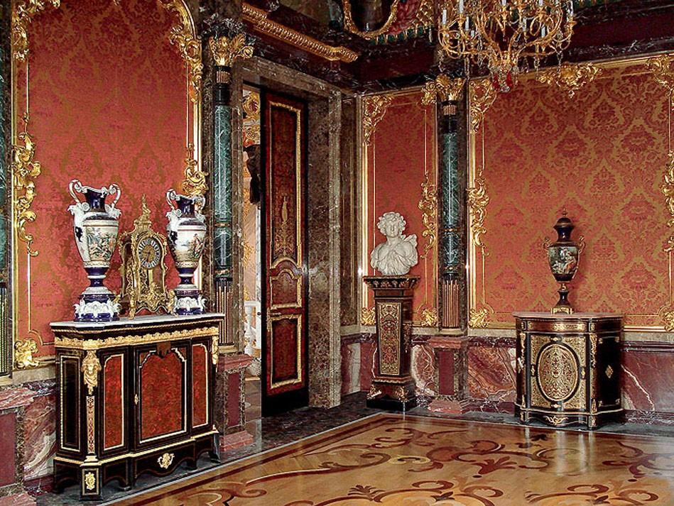 Cum arată PALATUL construit dincolo de aceste garduri aurite. "Materialele au costat sute de MILIOANE de euro" 212288