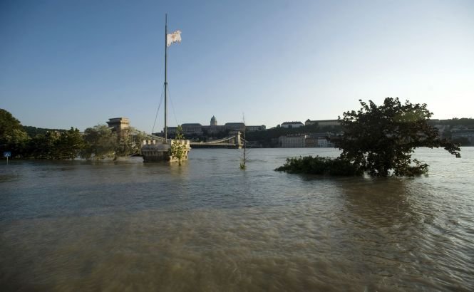 Inundaţiile au făcut ravagii la Budapesta şi în Germania