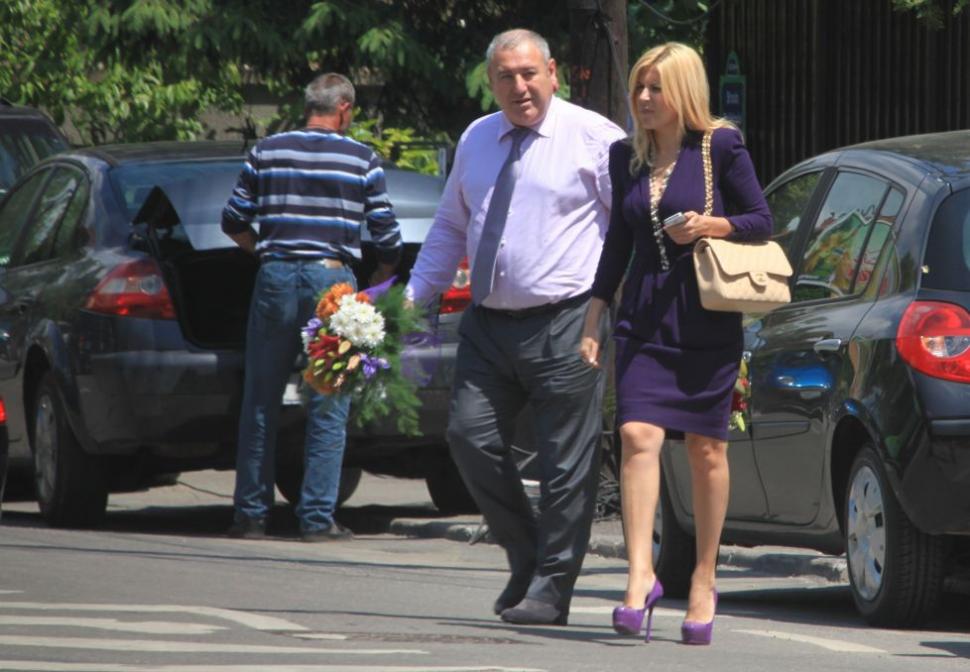 Udrea a rămas FĂRĂ Cocoş. Fotografii memorabile din viaţa de cuplu a celor doi foşti soţi 212471