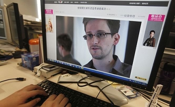 Omul cel mai căutat de pe planetă, Edward Snowden, se teme pentru viaţa sa: &quot;Niciodată nu voi fi în siguranţă&quot;