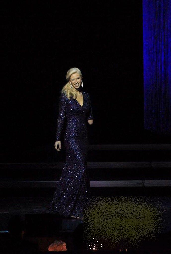 Premieră MONDIALĂ la cel mai mare concurs de Miss din SUA. Cum arată CORPUL câştigătoarei 213014